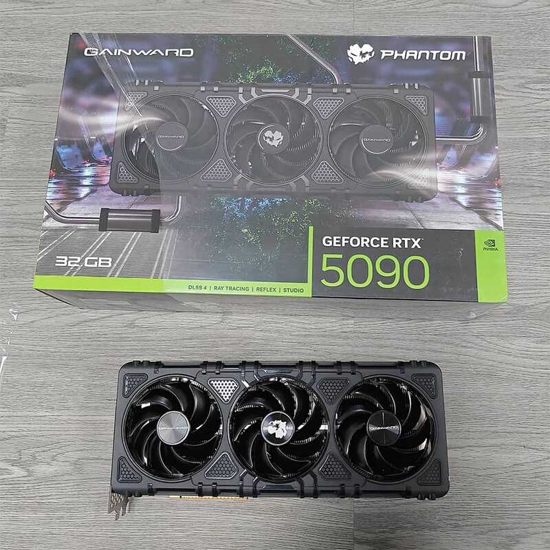 Gainward Rtx5090 32g Phantom Defective Graphics Card, Scrap Card Board, and Also Includes a 4090 Defective Card Heatsink