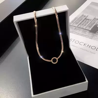 Light luxury rose gold roman numerals titanium steel necklace female tide net red ins simple temperament clavicle chain niche pendant