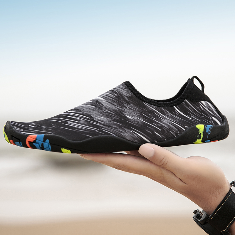 Couple rafting shoes barefoot beach shoes men and women outdoor wading speed dry upstream shoes seaside tourism diving swimming shoes