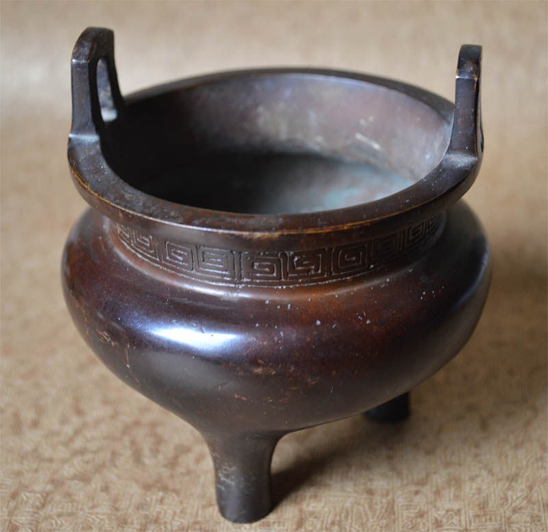 Pure Bronze Incense Stove High Imitation Square Ear Trifoot 3 foot Xuande stove bottom section Large Ming Xuanderi Incense Fragrant seal Seal Tuo