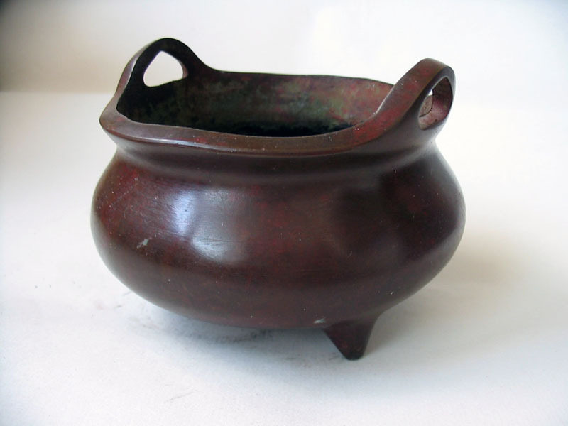 Red copper pure copper incense burner high imitation three-legged double-eared Ming Xuande burner