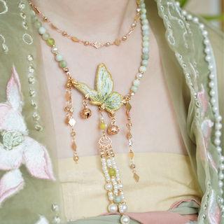 The clouds are deep and the fog is shallow, the butterfly is flowing, the original hanfu butterfly short necklace, the versatile ancient style cheongsam necklace, tang and song dynasty accessories