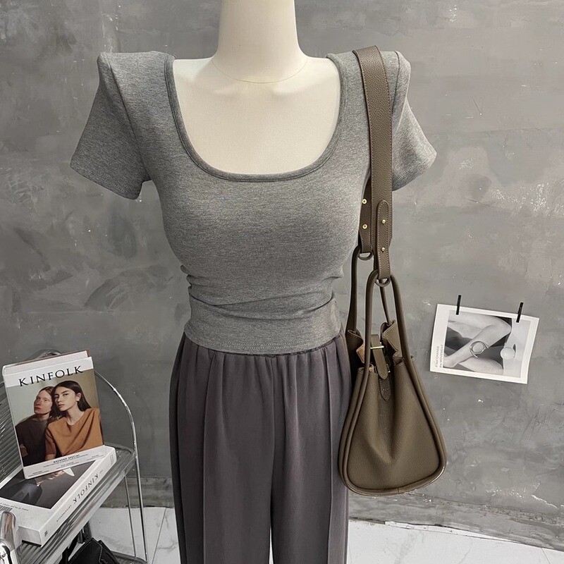 Self-Retained Style ~ T-Shirt with Chest Pads and Shoulder Pads, U-Neck, Short-Sleeved, Slim-Fit, Sexy Low-Neck, Tight-Fitting Base Shirt, Short Top for Women, Spring Self-Retained Style ~ T-Shirt with Chest Pads and Shoulder Pads, U-Neck, Short-Sleeved, Slim-Fit, Sexy Low-Neck, Tight-Fitting Base Shirt, Short Top for Women, Spring