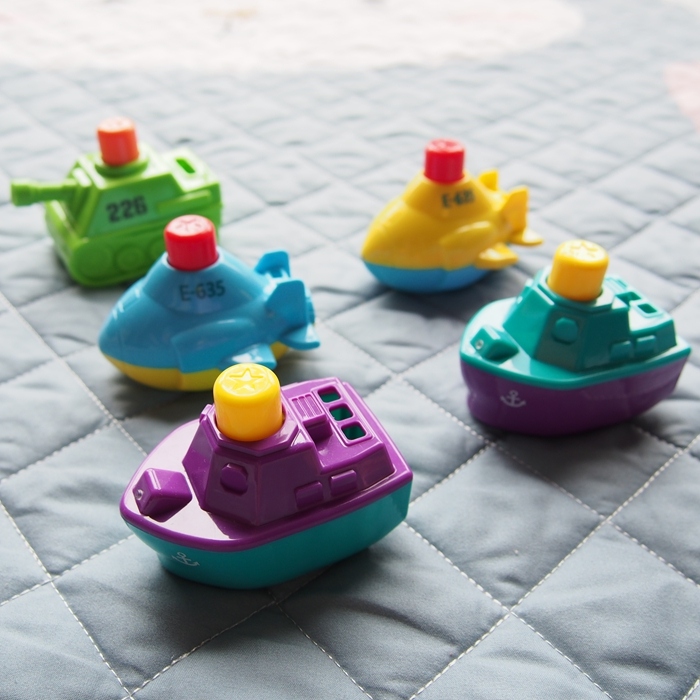 Mom recommends fun playful play toys cute press spray boat bird whistling baby bath toys