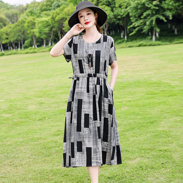 Young Mother's Summer Cotton Silk Dress, Loose Rayon Long Dress with Pockets, Women's Waist-Cinching Slimming Dress