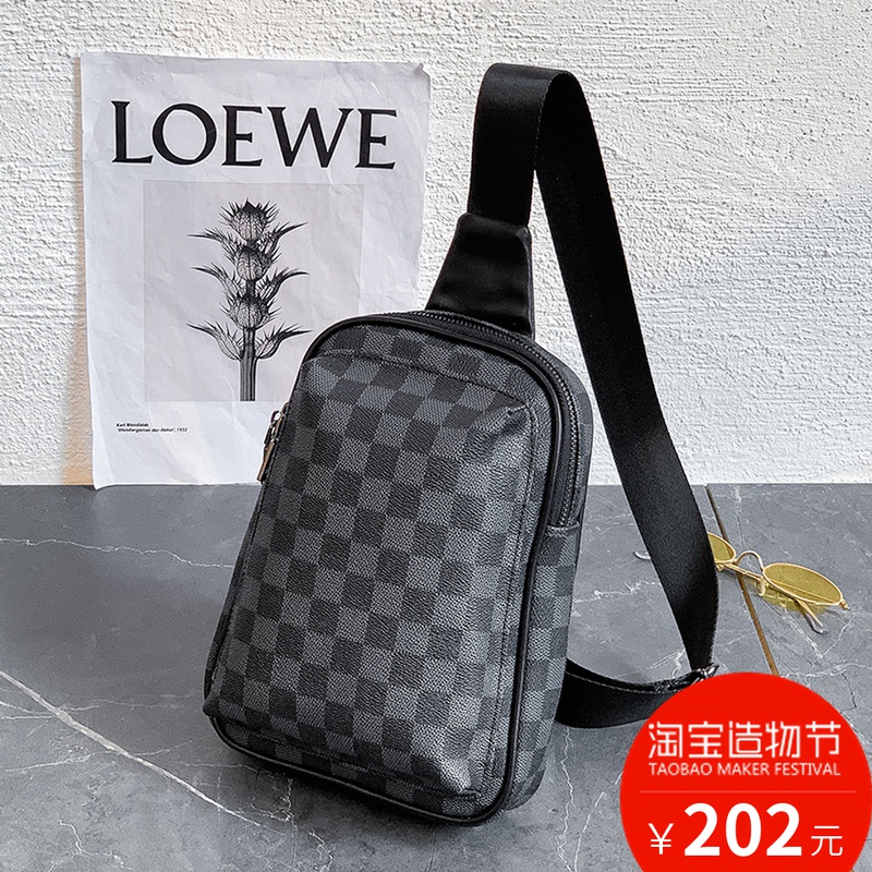 Hong Kong's new boomer chest front bag Classic plaid genuine leather single shoulder street bag Outdoor mobile phone Sport Shoulder Bag