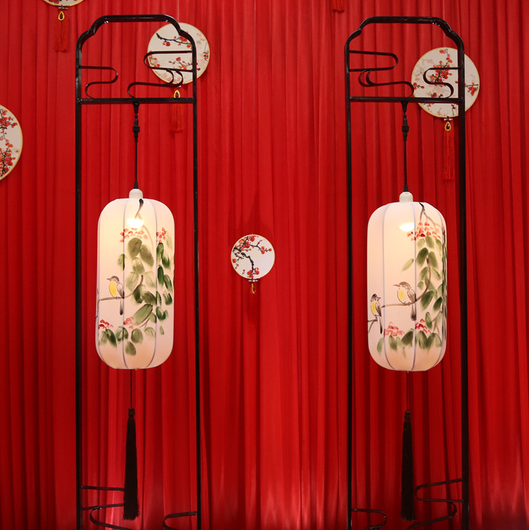 New Wedding prop Han Tang Chinese Palace Lamp Road Citation Han Tang Wedding Imitation Ancient Iron Art Lantern Road Citation