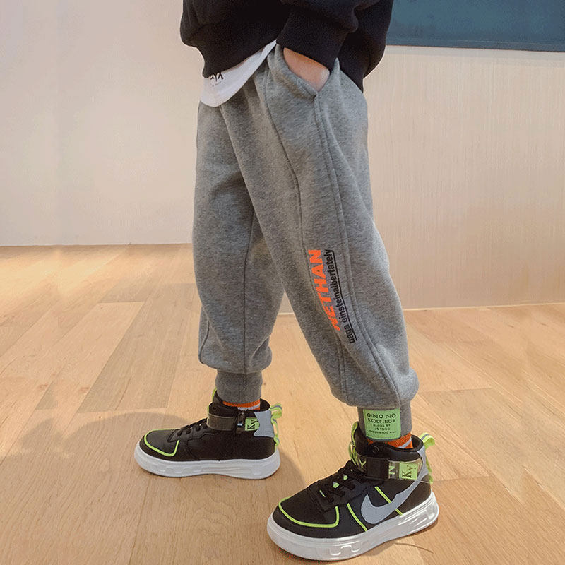 Boys' pants plus velvet 2021 spring and autumn new children's winter wear sweatpants in one piece of velvet in the big boy's foreign long pants tide