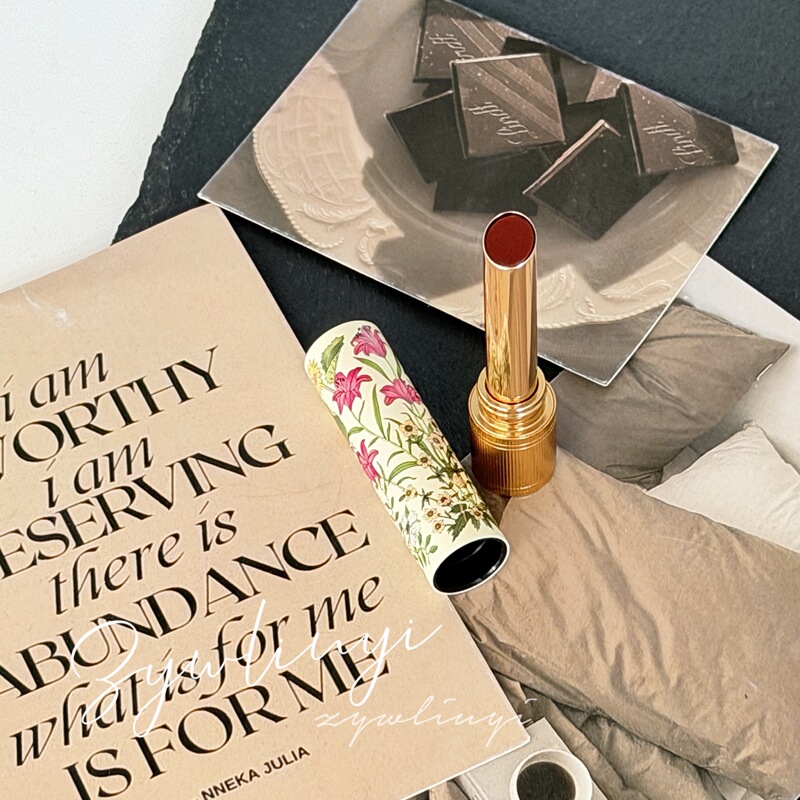 Children's Day in Stock｜ Gucci Qimeng New Product Floral Retro Gilt Thin Tube Lipstick # 122
