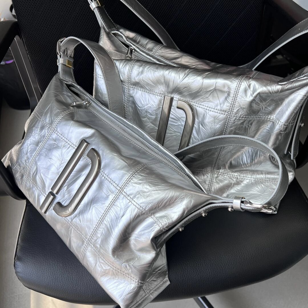 Large capacity burst leather 929 pillow bag