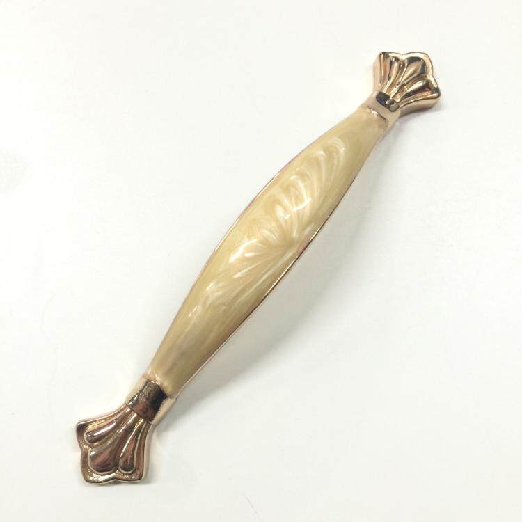 Deep and long European-style amber yellow drawer handle exposed wardrobe door handle modern minimalist cabinet door cabinet hardware