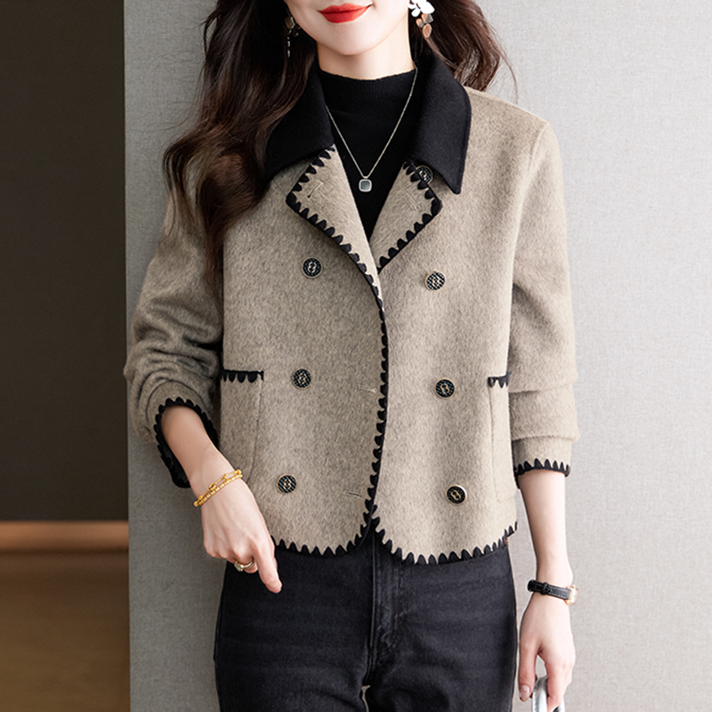 Chanel-Style Short Woolen Coat for Women, 2026 New Autumn Hot-Selling High-End Woolen Jacket Chanel-Style Short Woolen Coat for Women, 2026 New Autumn Hot-Selling High-End Woolen Jacket