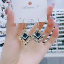 Advanced sense geometric diamond crystal earrings 2020 New Tide 925 silver needle Korean temperament Net Red simple earrings