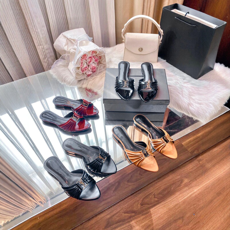 2025 Yangshulin New French-Style Versatile Open-Toe Pointed Pleated Sandals Flat Shoes Retro Letter Buckle Women's Shoes