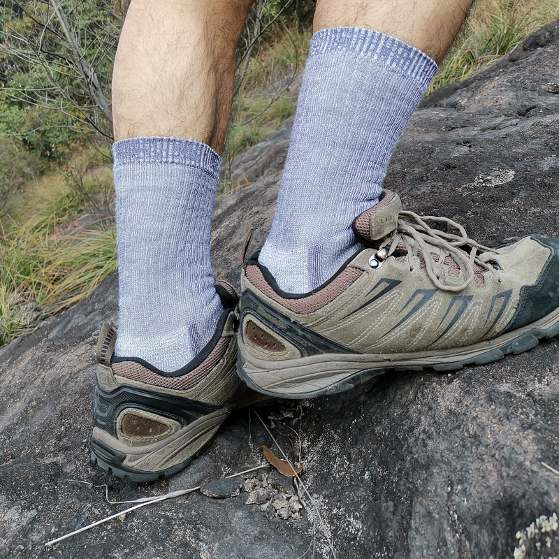 Feishuang 660 # High-Top Merino Wool Socks for Men and Women, Thickened and Warm, Suitable for Autumn and Winter Travel, Snow Mountain Hiking, and Mountaineering. Feishuang 660 # High-Top Merino Wool Socks for Men and Women, Thickened and Warm, Suitable for Autumn and Winter Travel, Snow Mountain Hiking, and Mountaineering.