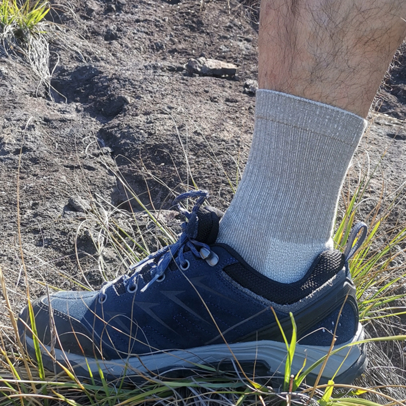 2 Pairs of Feishuang 710 All-Season Off-Road Ultra-Soft Merino Wool Socks Hiking Socks Spring and Summer Deodorant Antibacterial Running Socks