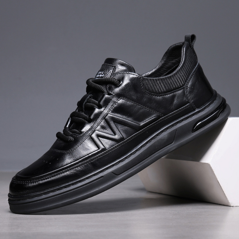 New Style Genuine Leather Men's Shoes, First-Layer Cowhide Sneakers, Breathable, Waterproof, Thick-Soled, Non-Slip, Lightweight, Versatile Sports and Casual Shoes New Style Genuine Leather Men's Shoes, First-Layer Cowhide Sneakers, Breathable, Waterproof, Thick-Soled, Non-Slip, Lightweight, Versatile Sports and Casual Shoes