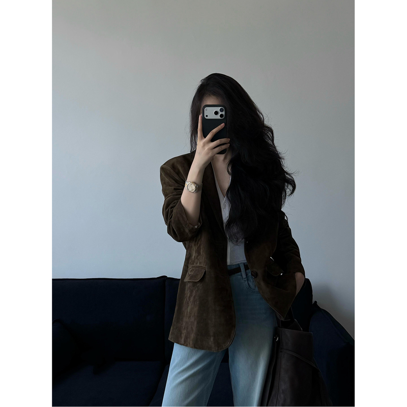 Retro Brown Silhouette Suede Blazer for Women 2026 Spring & Fall Versatile Casual Elegant Work Clothing Leather Jacket Short Style Retro Brown Silhouette Suede Blazer for Women 2026 Spring & Fall Versatile Casual Elegant Work Clothing Leather Jacket Short Style