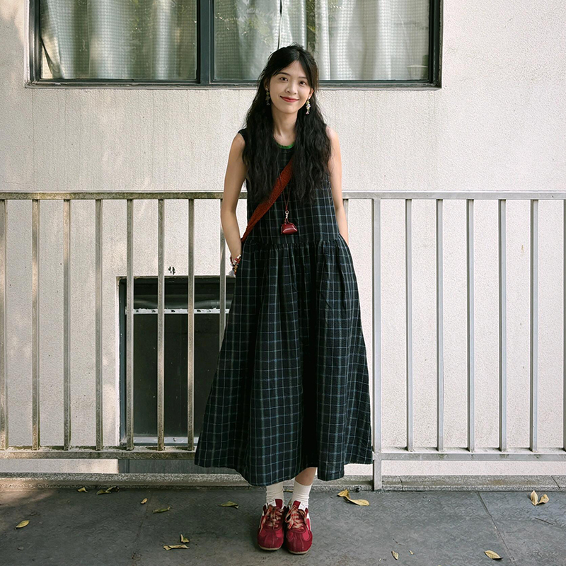 French Retro Navy Blue Plaid Round Neck Sleeveless Vest Dress Summer Loose Long Holiday Suspender Dress for Women