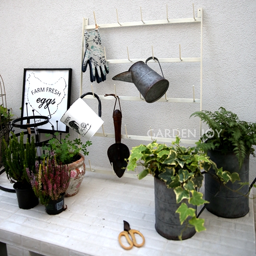Fall in love with garden groceries) Courtyard Terrace Balcony Home Decoration Wall-mounted Cup Rack Grocery Pendant Shelf