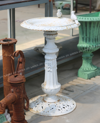 Fall in love with garden garden groceries garden decoration rustic style European cast iron double bird bird food basin caliber 53 high 78 5