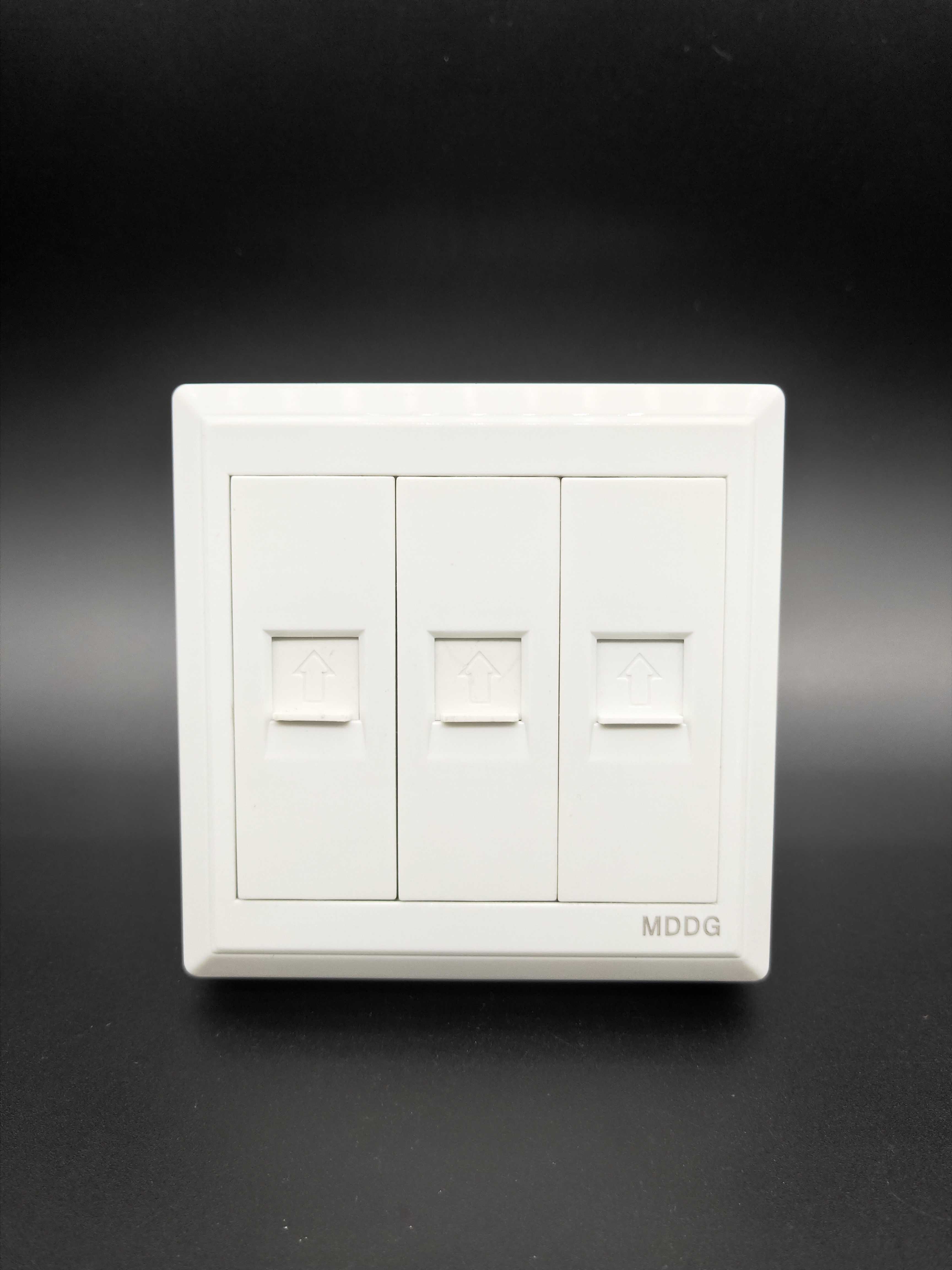 Exposed three computer sockets weak power grid route MDDG Internet cafe office public place open line three computers