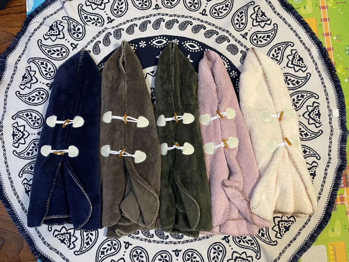 Two pieces of new flannel shawls exported to Japan, small blankets, knee blankets, shoulder pads, soft and comfortable