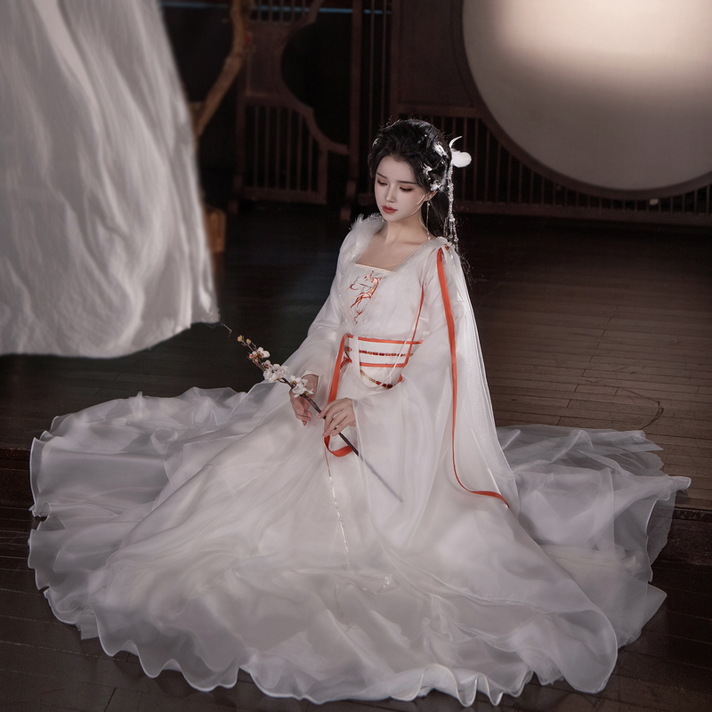 Like a Swift Bird【Yoyo Deer Chirping】Film and Television Costume Series |   Cool and Ethereal Fantasy Film and Television World Set