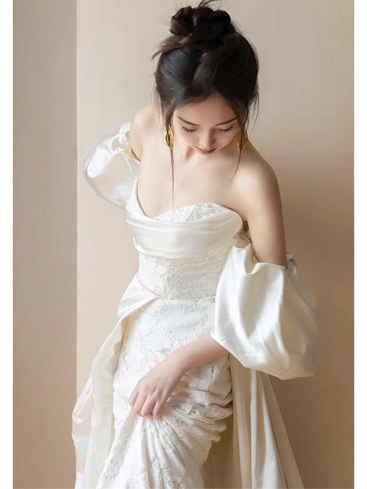 Retro lace wedding dress, white elegant advanced bra top, french style,  Retro lace wedding dress, white elegant advanced bra top, french style,