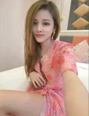 Quality earrings from pearl, Korean style