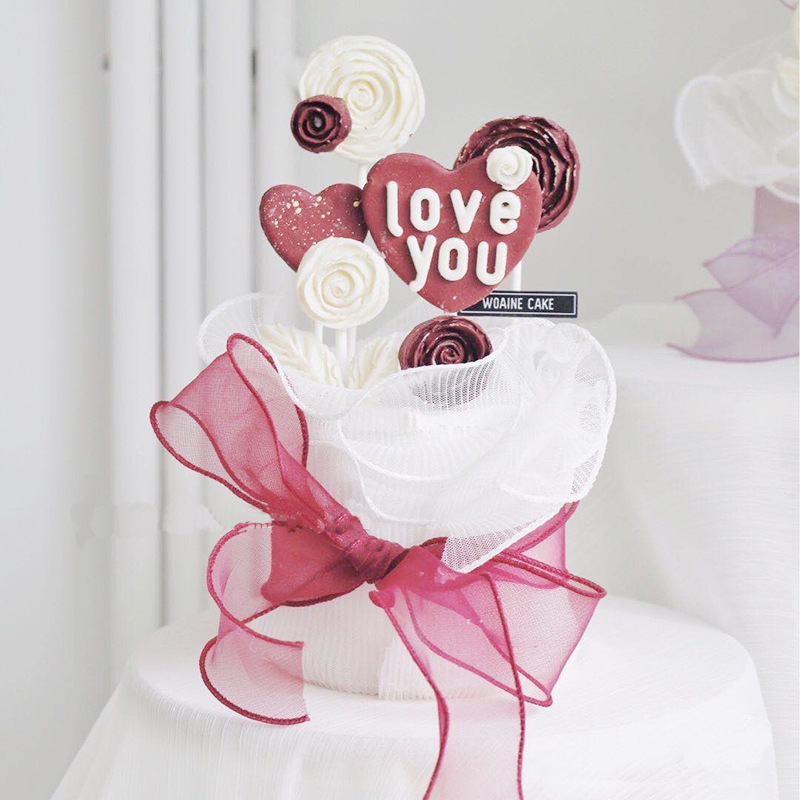 Net red pressure crumpled gauze cake surrounding decoration Seven New Year's Valentine's Day Rose Girl birthday cake placement