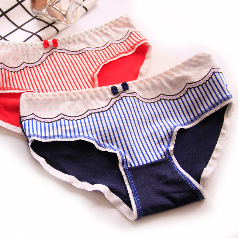 Đồ lót cotton nữ gợi cảm In nhỏ vừa và eo thấp Cô gái dễ thương hình tam giác cotton Đồ lót nữ bán buôn quần lót trẻ em