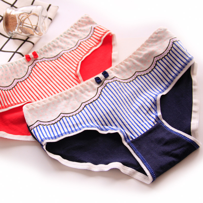 Đồ lót cotton nữ gợi cảm In nhỏ vừa và eo thấp Cô gái dễ thương hình tam giác cotton Đồ lót nữ bán buôn quần lót trẻ em