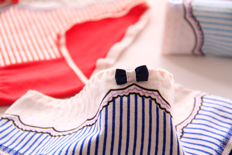 Đồ lót cotton nữ gợi cảm In nhỏ vừa và eo thấp Cô gái dễ thương hình tam giác cotton Đồ lót nữ bán buôn quần lót trẻ em