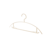 Seamless clothes hanger for hanging clothes at home plastic clothes support for drying clothes anti-slip wide shoulder support anti-shoulder angle slip clothes drying and cooling clothes hanger