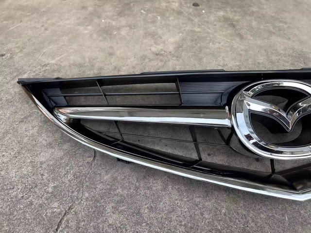Suitable for Mazda Ruiyi coupe front center grille assembly Ruiyi modified coupe front bumper ventilation grille center grille assembly