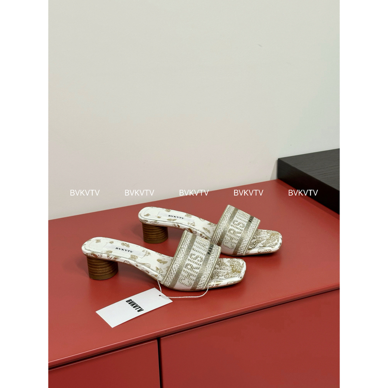 Bvkvtv Fashionable Girl's Must-Have for Going Out 25S New Embroidered Letter Slip-On Slippers for Women with Round Heels