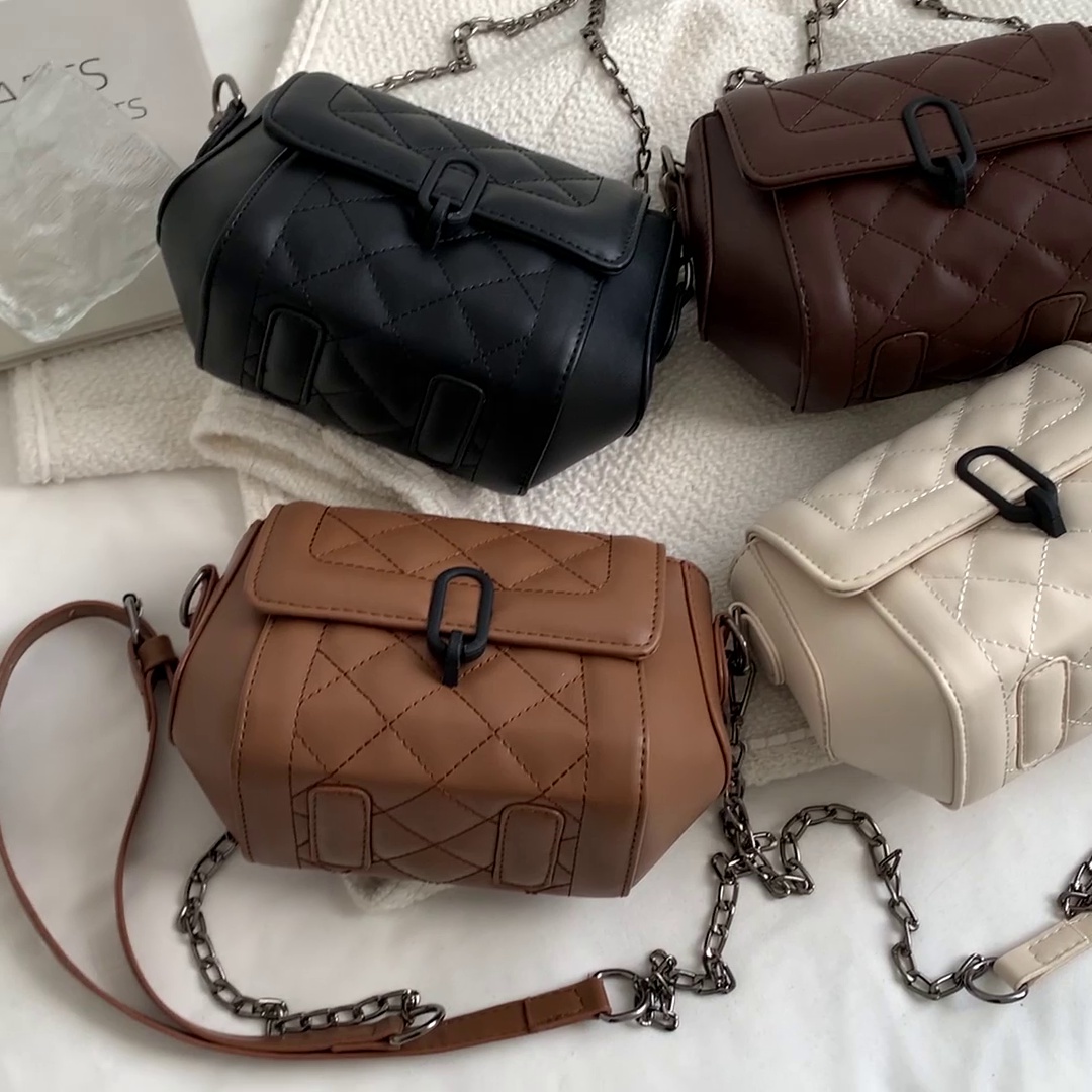 Hong Kong tide brand fashion retro small bag female 2022 new popular all-match one-shoulder messenger rhombus chain bag tide