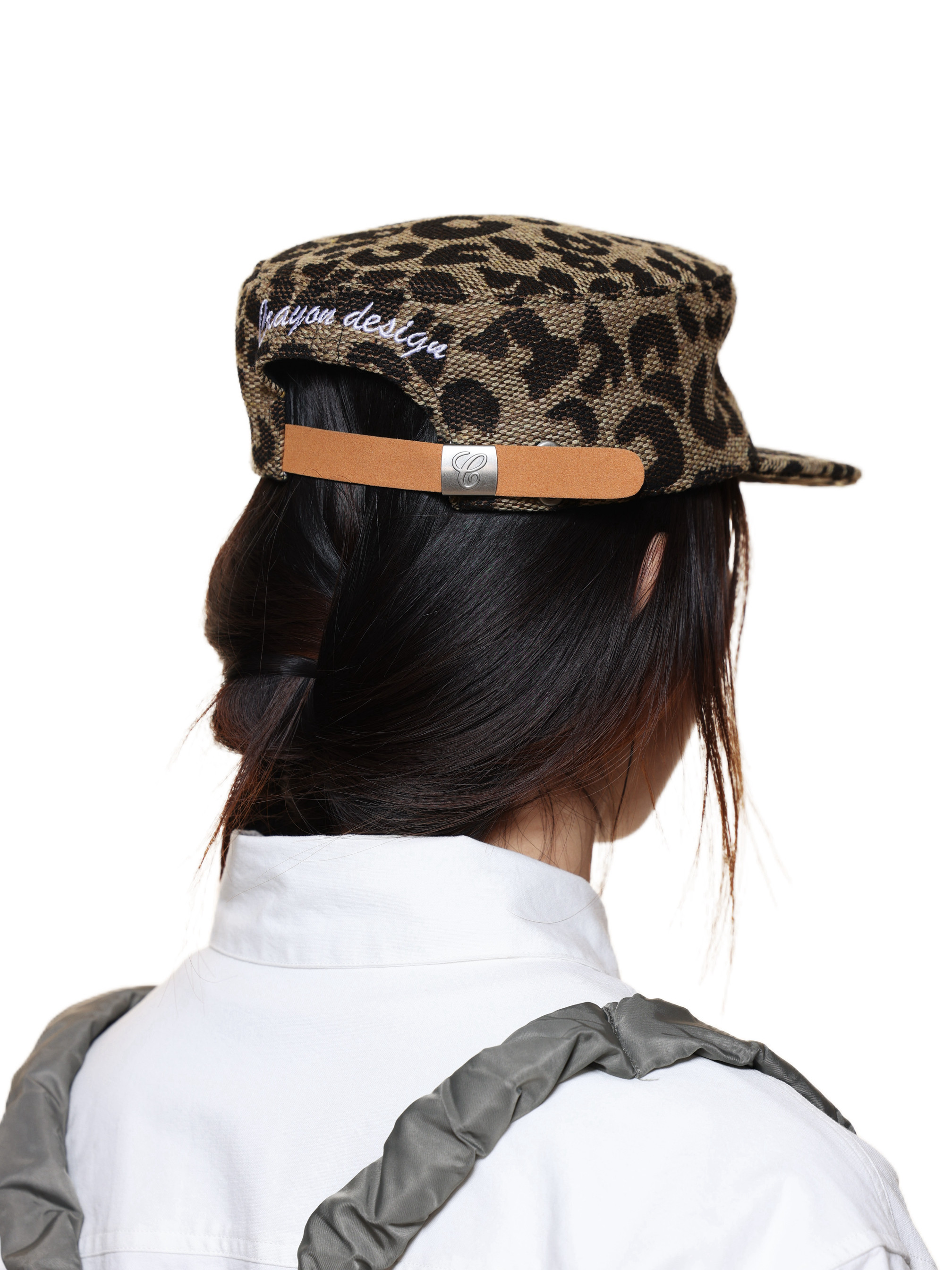 world.taobao.com: 6Crayon Flat-Top Retro Casual Leopard Print