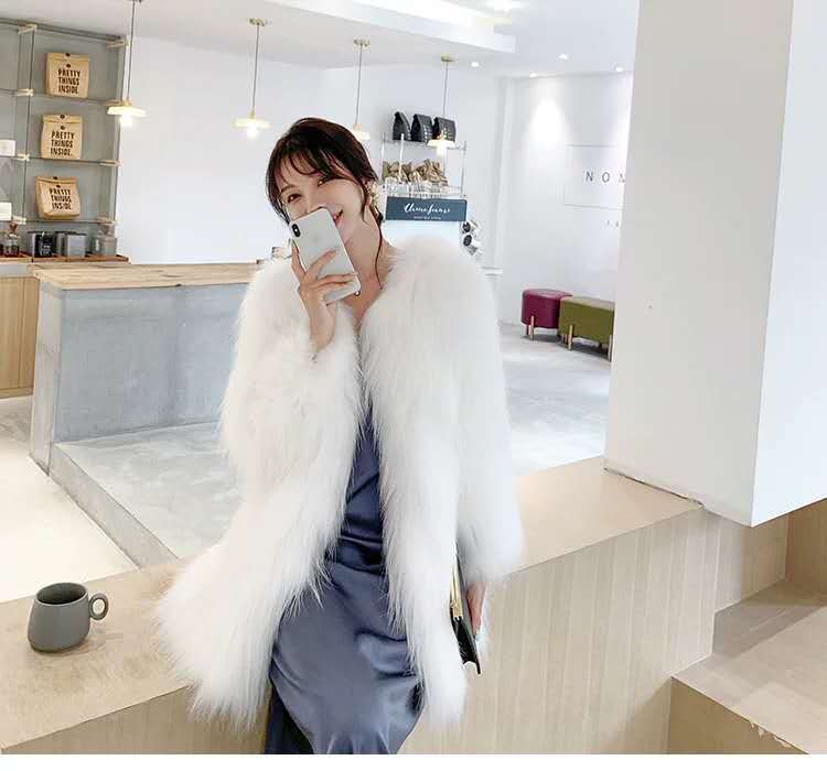 2025 Winter New Style Imitation Raccoon Fur Knitted Fur Coat for Women, Padded and Thickened, Youthful Mid-Length Slim Fit Overcoat