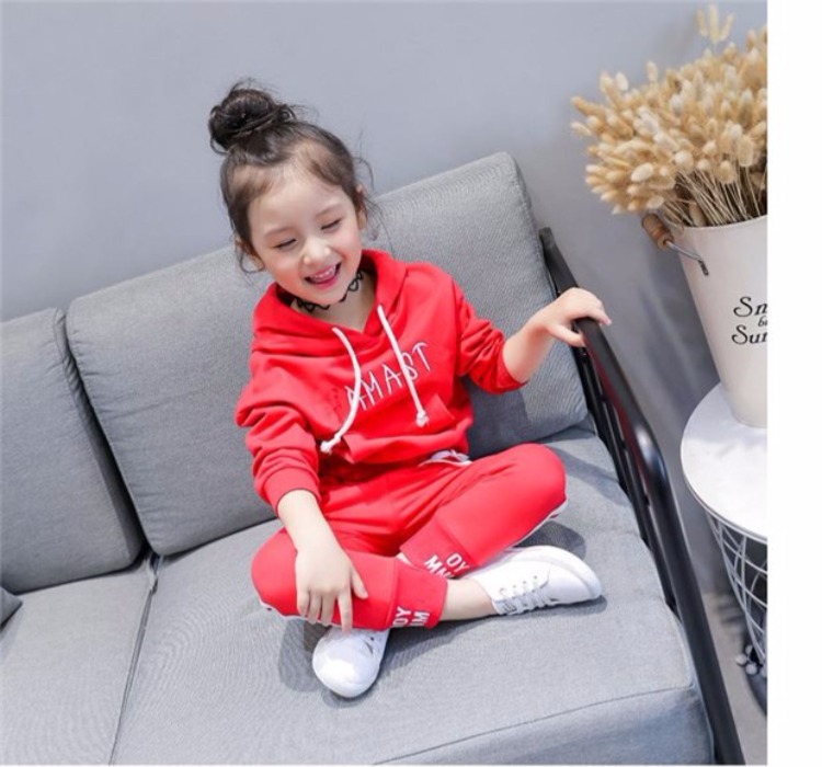 Áo mới 2018 cho bé gái mùa thu Phong cách phương Tây phù hợp với bé Hàn Quốc mùa xuân và quần áo mùa thu cho bé áo len thể thao hai bộ đồ sơ sinh cho bé