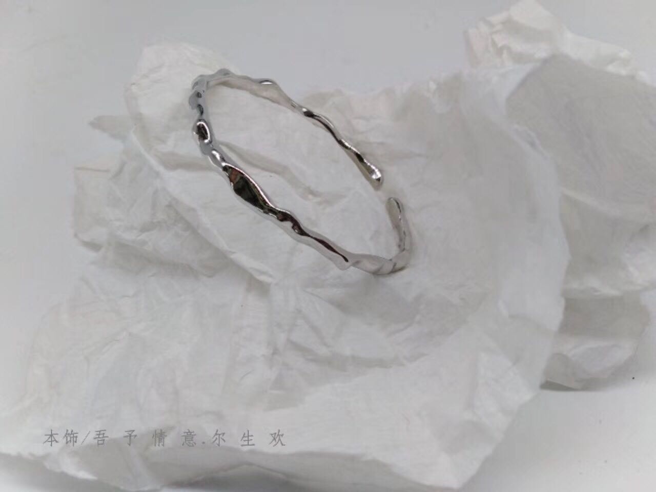 This decorated hot-in-water series of bracelets pure silver handmade