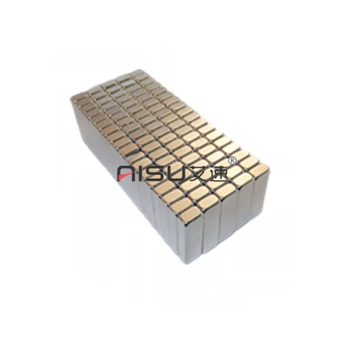 Прямоугольный магнит, поглощающий железный камень.