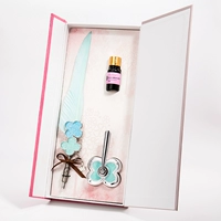 С четырьмя листьвыми перьями