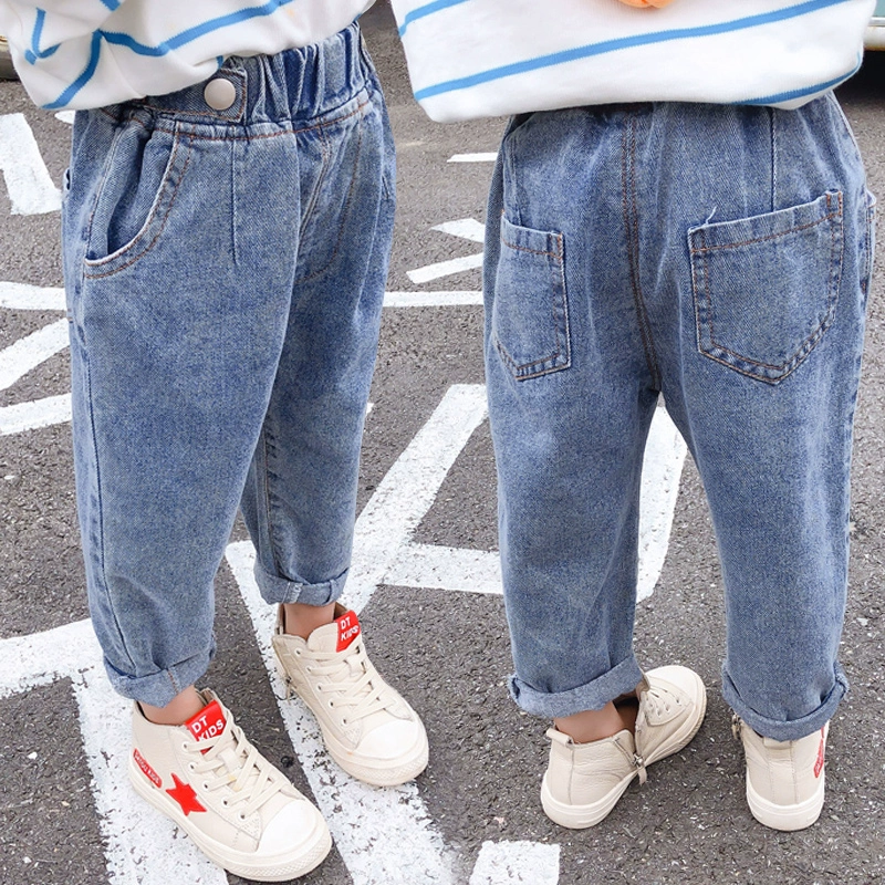 Quần jeans bé gái mùa xuân và mùa thu quần trẻ em kiểu nước ngoài 1-3 tuổi 5 bé mùa thu Hàn Quốc lỏng lẻo quần cha - Quần jean