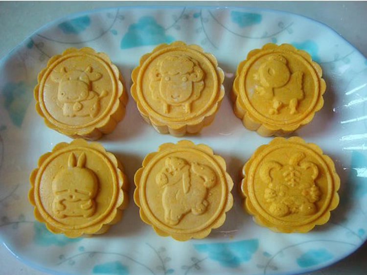 Bánh trung thu ép tay Quảng Đông Snowy Mooncake Mung Bean Sand Bear Big Bald Head Strong Bánh trung thu Miệng lớn Khuôn làm bánh trung thu hình khỉ - Tự làm khuôn nướng