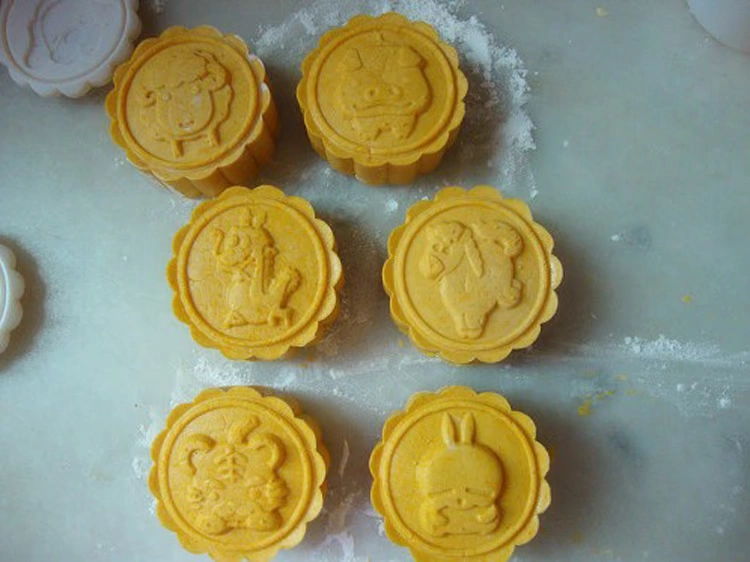 Bánh trung thu ép tay Quảng Đông Snowy Mooncake Mung Bean Sand Bear Big Bald Head Strong Bánh trung thu Miệng lớn Khuôn làm bánh trung thu hình khỉ - Tự làm khuôn nướng