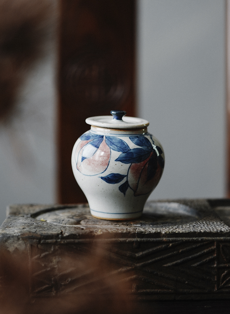 Blue and white porcelain hand - made caddy fixings general pot of jingdezhen pure manual a large ceramic household seal storage tank