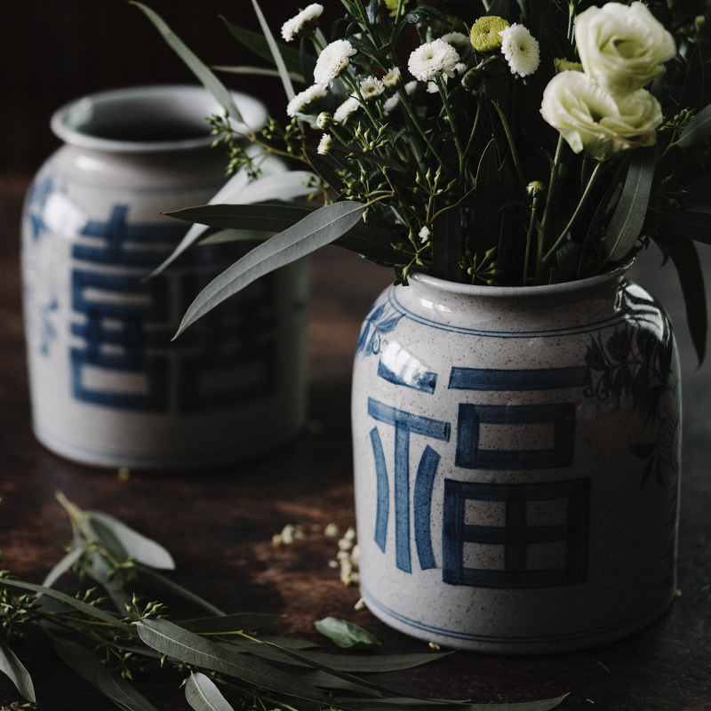 Chinese hand - made small plug-in of blue and white porcelain vase sitting room place jingdezhen checking ceramic creative hydroponic flowers
