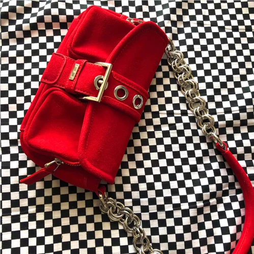 Небольшая дизайнерская красная портативная сумка через плечо, металлическая цепь на цепочке, ретро сумка на одно плечо, коллекция 2021